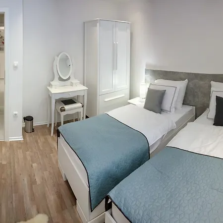 Onix Aparthotel 3*